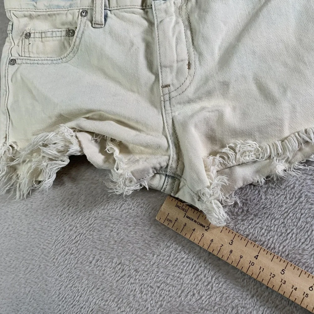 Free People Denim Cutoff Shorts Womens 25 White Raw Hem‎ Frayed Denim Casual